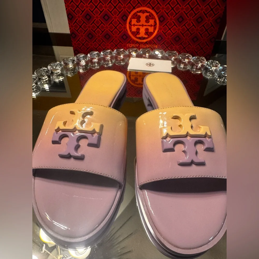 Tory Burch Everly Slide Flat Soft Patent Leather Sweet corn/Lavender Cloud. SZ 5